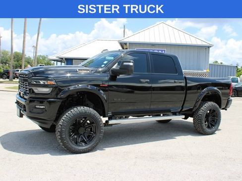 Used 2024 RAM 2500 Big Horn AWD/4WD image 3
