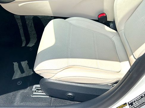 Used 2025 Mercedes-Benz C 300 Sedan image 15