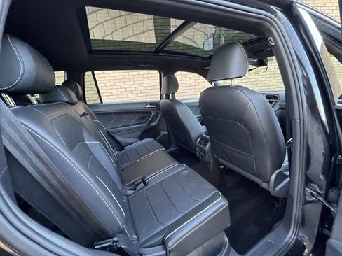 Used 2022 Volkswagen Tiguan SEL R-Line image 16