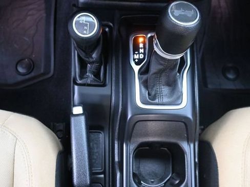 Used 2022 Jeep Wrangler Unlimited Sport AWD/4WD image 21