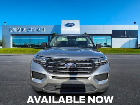 Used 2020 Ford Explorer XLT RWD image 2
