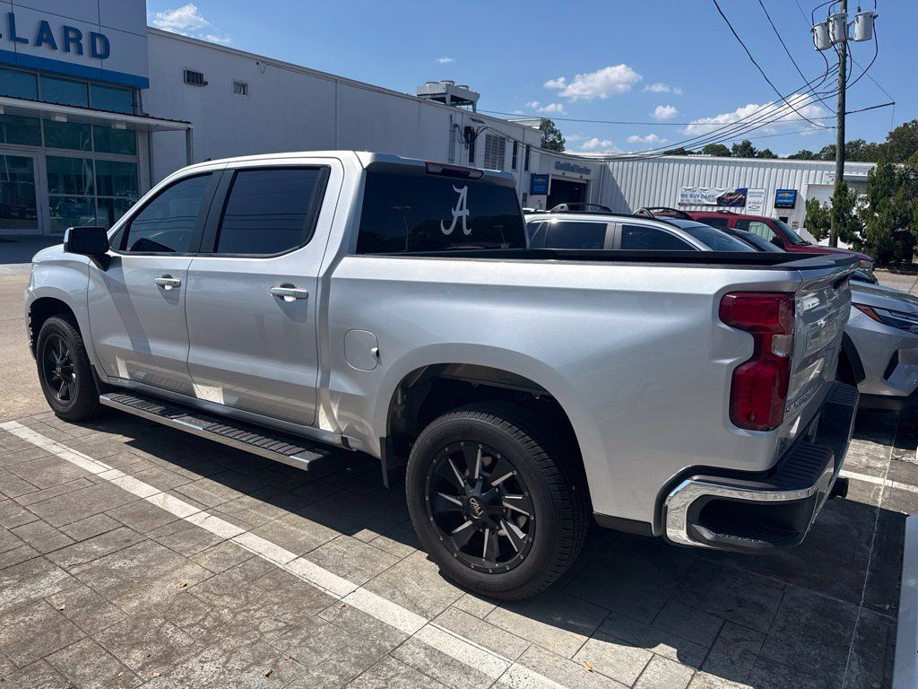 Used 2022 Chevrolet Silverado 1500 LT RWD image 4