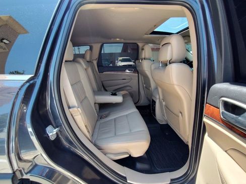 Used 2013 Jeep Grand Cherokee Limited w/ Mopar Chrome Edition Group RWD image 37