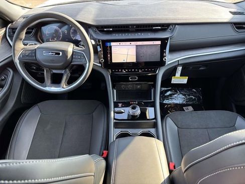 New 2026 Jeep Grand Cherokee Altitude image 3