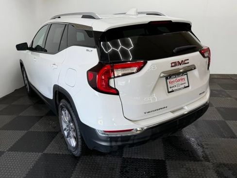Used 2023 GMC Terrain SLT AWD/4WD image 8