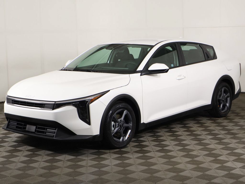 Certified 2025 Kia K4 FWD image 7