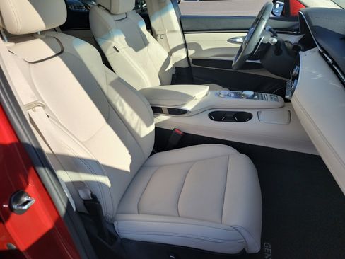 Certified 2023 Genesis GV70 2.5T image 16