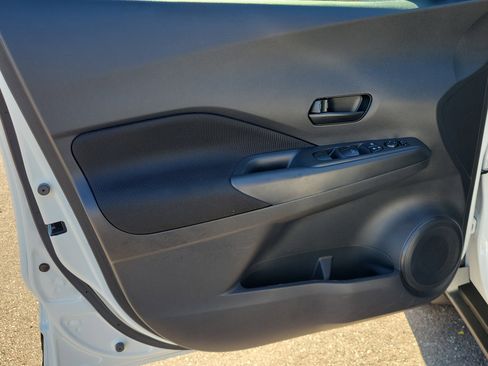 Certified 2025 Nissan Kicks Play S image 18