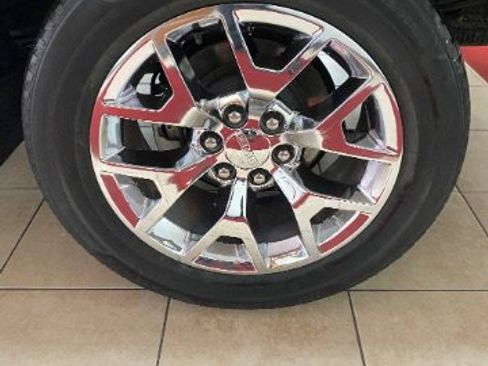 Used 2014 GMC Sierra 1500 SLT w/ SLT Crew Cab Value Package image 28