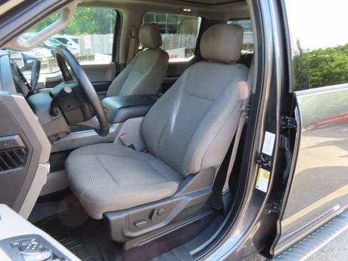 Used 2019 Ford F150 XLT w/ Equipment Group 302A Luxury AWD/4WD image 20