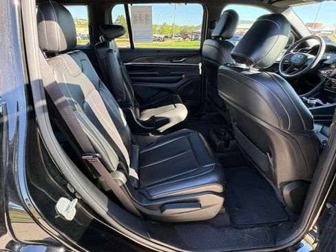 Used 2024 Jeep Grand Cherokee L Limited w/ Luxury Tech Group II AWD/4WD image 32