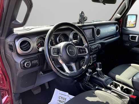 Used 2021 Jeep Wrangler Unlimited Sahara w/ Cold Weather Group AWD/4WD image 20