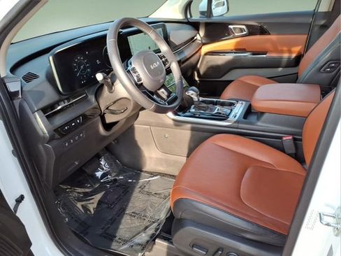 Used 2024 Kia Carnival SX FWD image 11