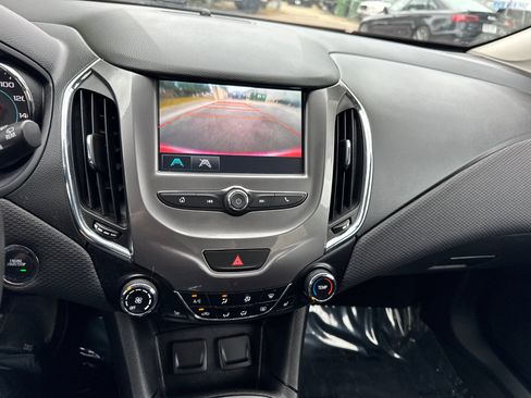 Used 2017 Chevrolet Cruze LT w/ Convenience Package image 22