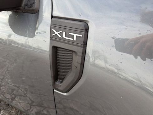 Certified 2022 Ford Maverick XLT w/ XLT Luxury Package image 3