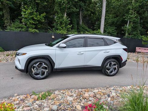 Certified 2024 Hyundai Tucson SEL FWD image 2