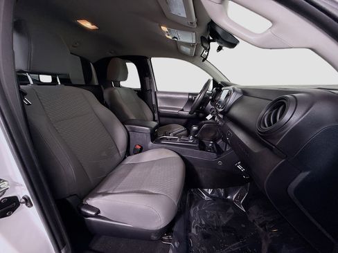 Used 2020 Toyota Tacoma SR image 28