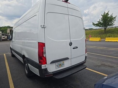 Used 2022 Mercedes-Benz Sprinter 2500 image 6