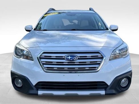 Used 2016 Subaru Outback 2.5i Limited AWD/4WD image 8