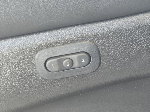 Used 2019 Jeep Grand Cherokee Limited image 31