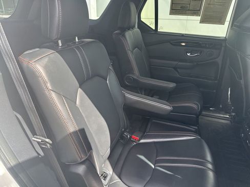 Used 2023 Honda Pilot TrailSport image 31