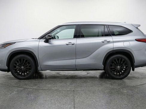 Used 2025 Toyota Highlander XSE image 5