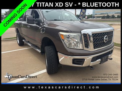 Used 2017 Nissan Titan SV image 1