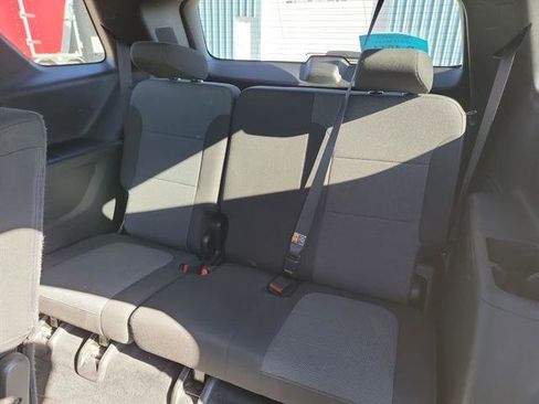 Used 2023 Chevrolet Traverse LT image 22