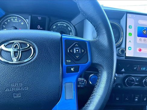 Used 2017 Toyota Tacoma TRD Sport w/ Premium & Technology Package AWD/4WD image 19