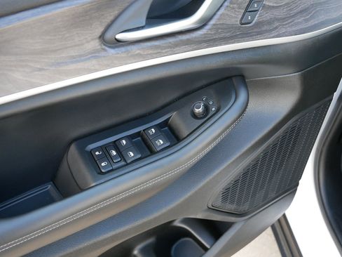 Used 2024 Jeep Grand Cherokee L Limited w/ Luxury Tech Group II AWD/4WD image 19