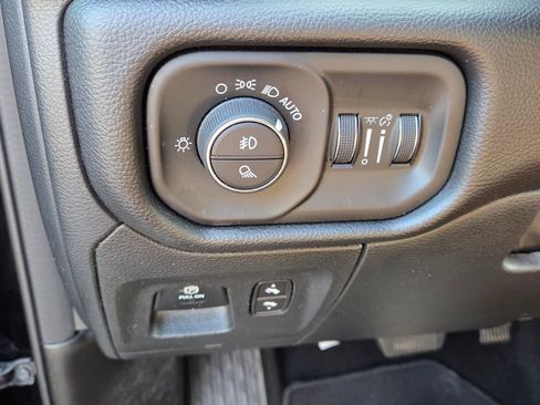 Used 2025 RAM 1500 Laramie image 30
