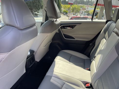 Certified 2021 Toyota RAV4 XLE Premium AWD/4WD image 12