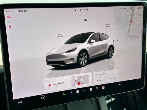 Used 2023 Tesla Model Y Long Range AWD/4WD image 31