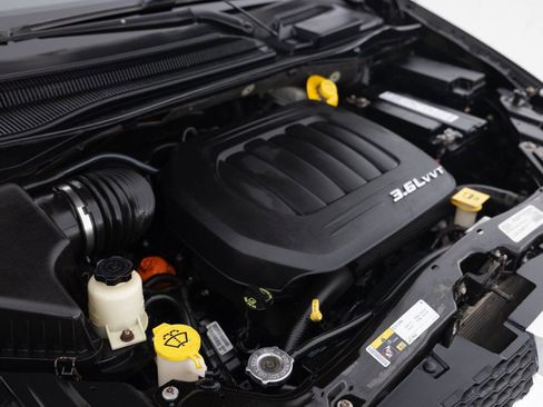 Used 2016 Dodge Grand Caravan American Value Package image 38