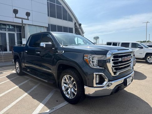 Used 2020 GMC Sierra 1500 SLT RWD image 3