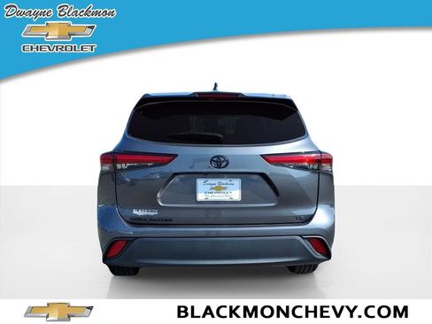 Used 2023 Toyota Highlander L image 4
