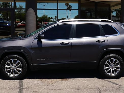 Used 2021 Jeep Cherokee Latitude Lux w/ Comfort/Convenience Group AWD/4WD image 8