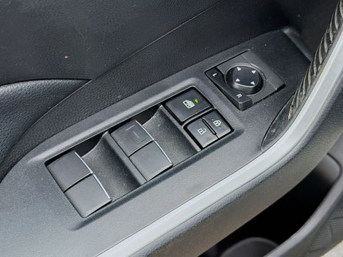 Used 2020 Toyota RAV4 XLE Premium image 22