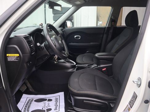 Used 2016 Kia Soul + image 47
