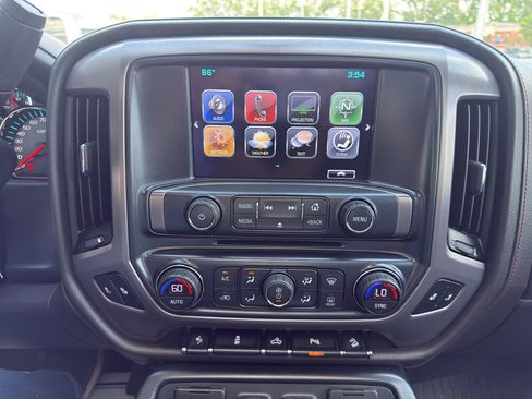 Used 2017 GMC Sierra 1500 SLT AWD/4WD image 17