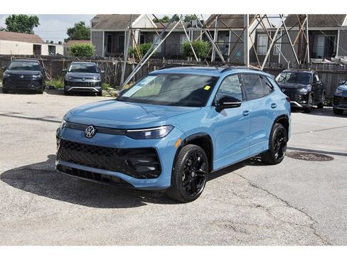 Certified 2025 Volkswagen Tiguan SE R-Line AWD/4WD image 3