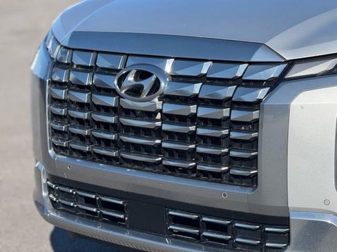 Used 2023 Hyundai Palisade Calligraphy image 6
