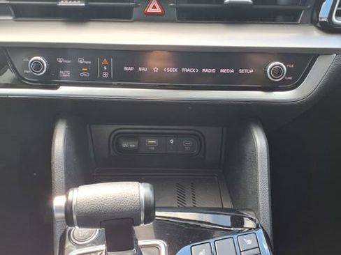 Used 2024 Kia Sportage EX image 27