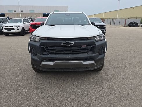 Used 2024 Chevrolet Colorado Trail Boss w/ Advanced Trailering Package AWD/4WD image 2