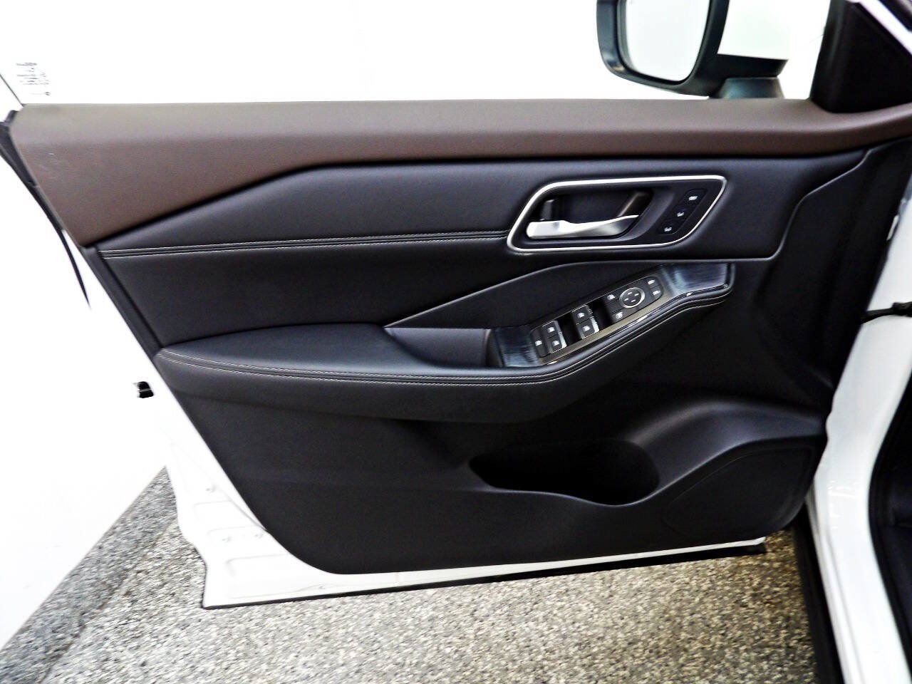 Used 2021 Nissan Rogue SL AWD/4WD image 7
