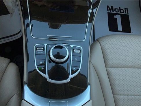 Used 2019 Mercedes-Benz GLC 300 image 23