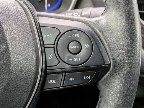 Used 2020 Toyota Corolla XLE image 12