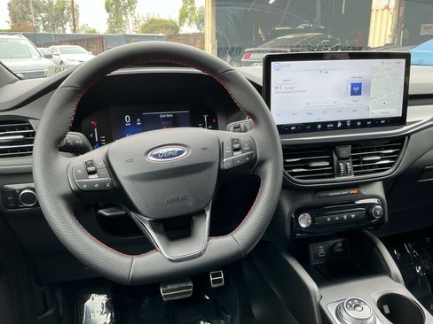 Used 2024 Ford Escape ST-Line w/ Tech Pack #1 image 17