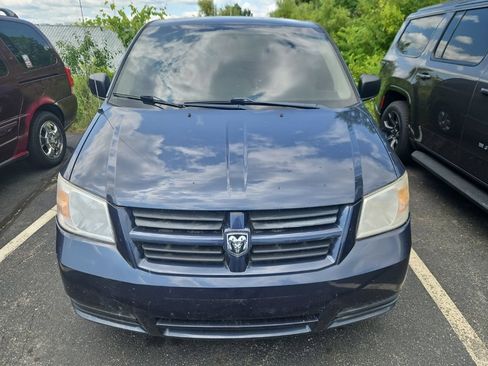 Used 2008 Dodge Grand Caravan SE FWD image 2