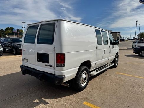 Used 2014 Ford E-250 and Econoline 250 w/ Power Group image 7